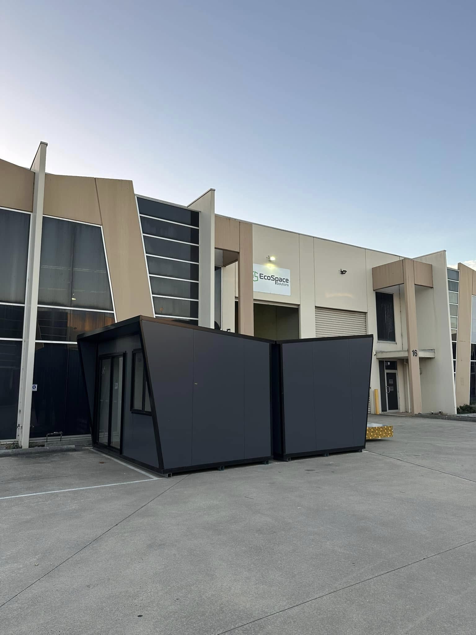 Twin Pods on Their Way to Shepparton!