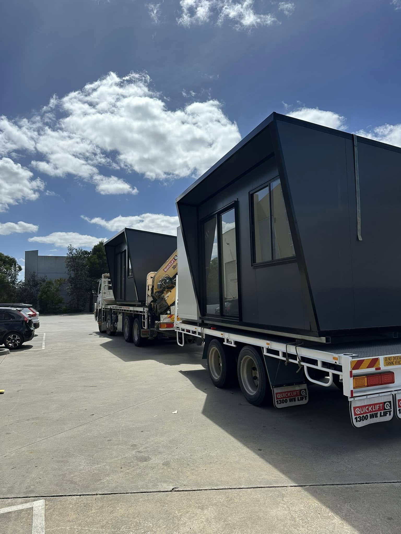 Twin Pods on Their Way to Shepparton!