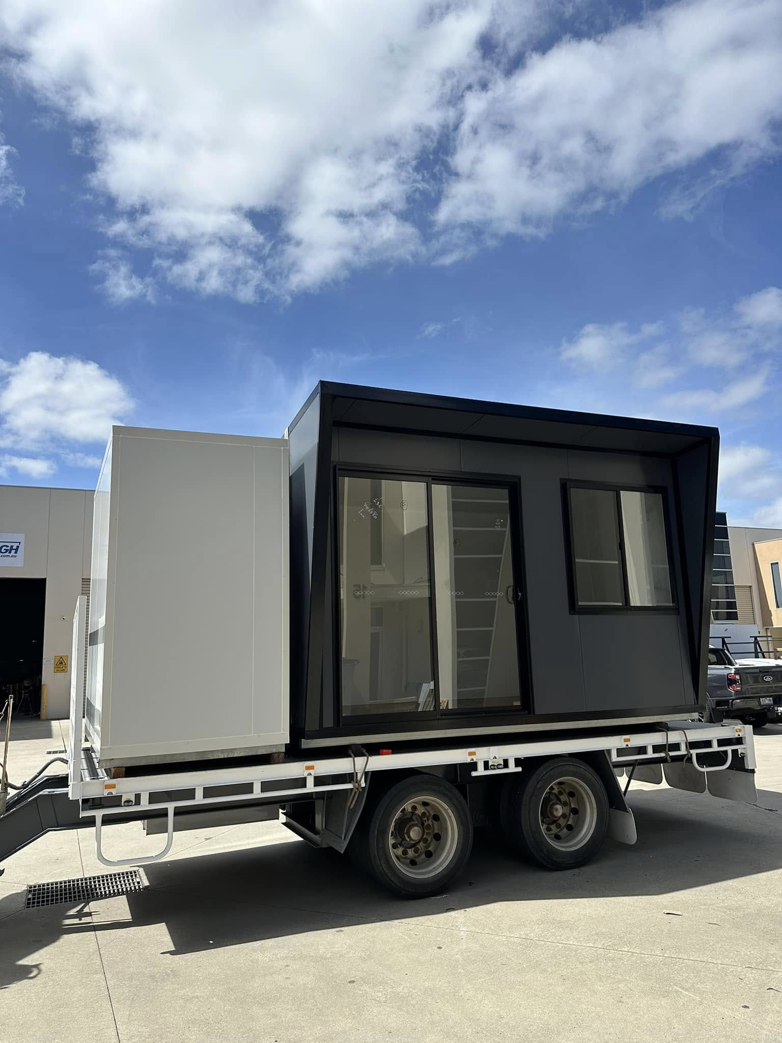 Twin Pods on Their Way to Shepparton!