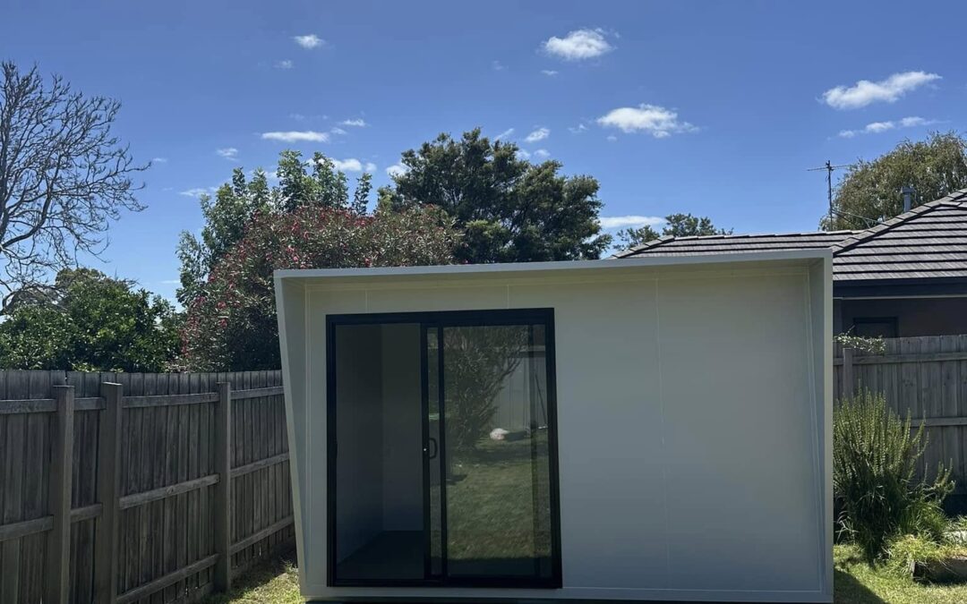 2.4mx4.0m White Garden Studio